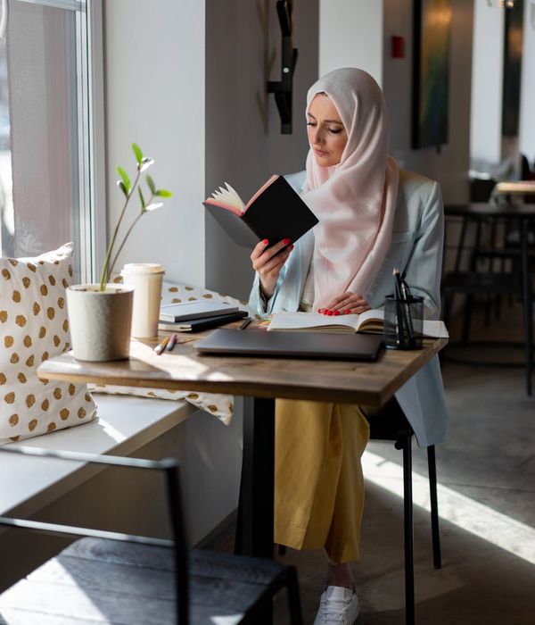 Online learning platform interface with video courses